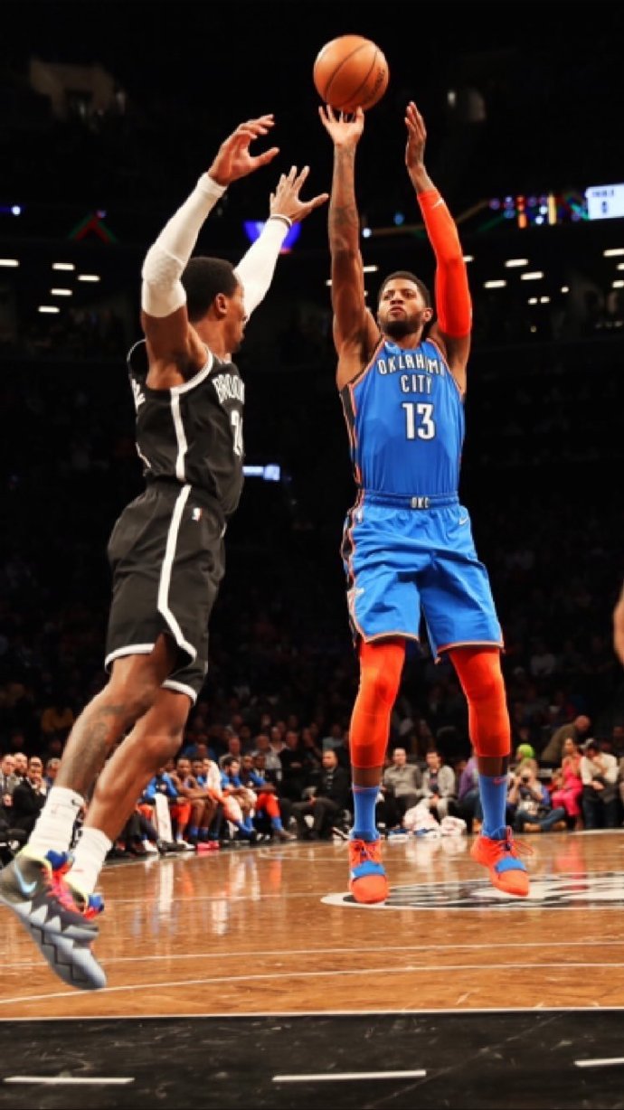  德约科维奇在篮网比赛中绝杀，挺进下一轮引发热议！